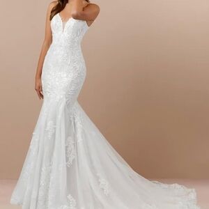 Elegant White Lace Wedding Dress